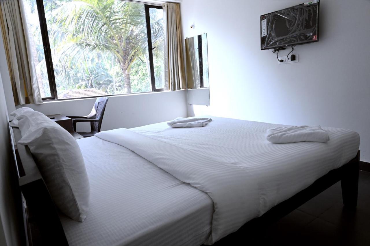 Resort De Goa Calangute Bagian luar foto